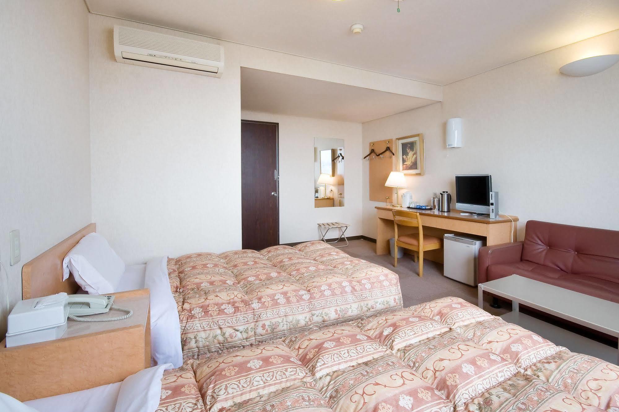 Hotel Kikusui Imabari Railway Station Екстериор снимка