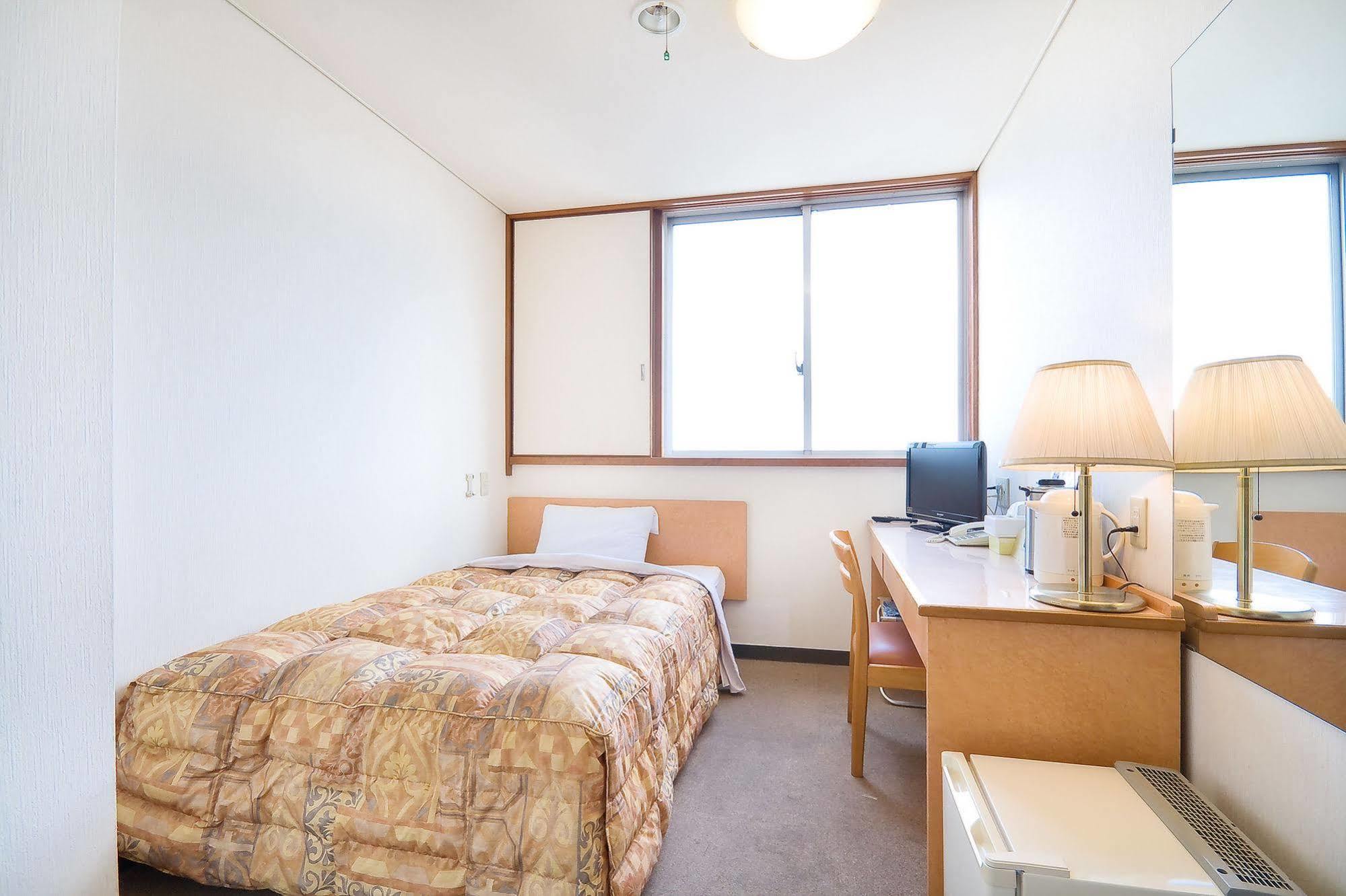 Hotel Kikusui Imabari Railway Station Екстериор снимка